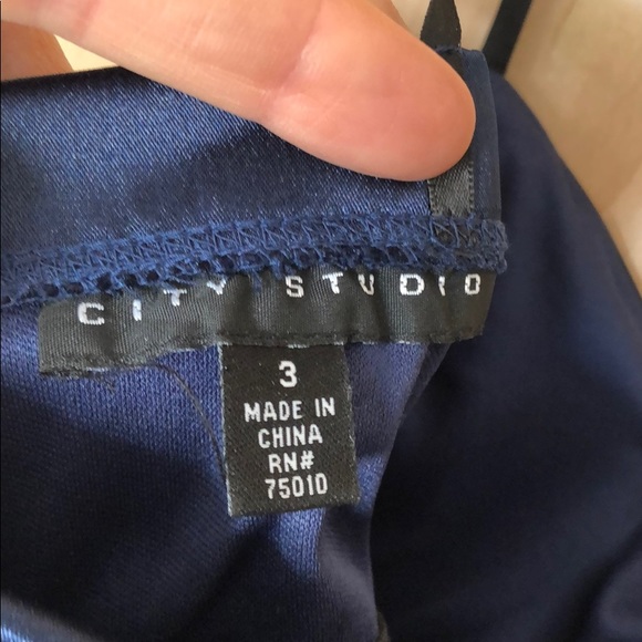 Dress - Picture 4 of 4